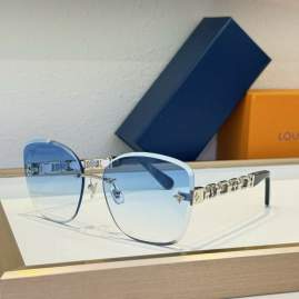 Picture of Louis Vuitton Sunglasses _SKUfw77095912fw